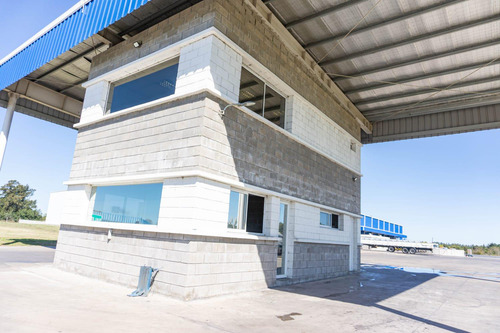 Depósito En Zarate Km 90 3600 M2 Con Hidrantes