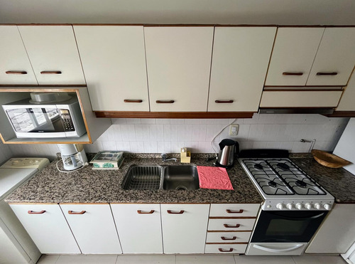 Centro Departamento En Venta De 2 Dormitorios Apto Credito