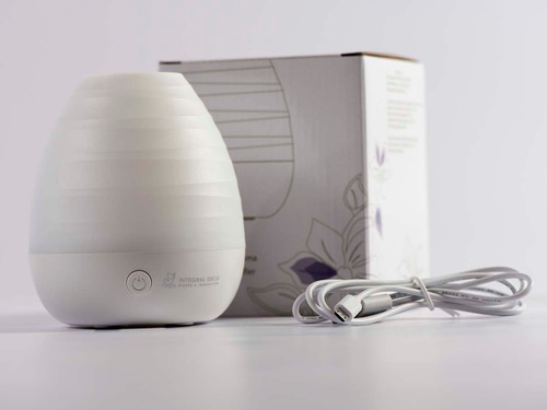 Imagen 2 de 10 de Difusor Humidificador White + Aromaterapia + 2 Esencia