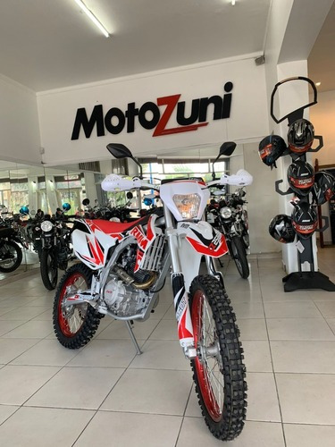 Imagen 19 de 25 de Jawa Rvm Cz 250 T - Turismo Motozuni Exclusivo