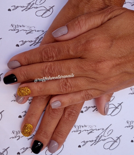 Imagem 2 de 5 de Manicure E Pedicure