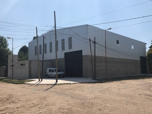 Excelente Nave Industrial 550 M2