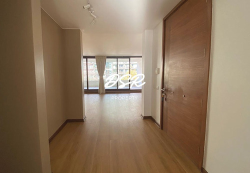 Excelente Depto De 3 D Mas Servicio Con Jardín Privado.