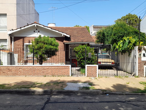 Venta Lote De 284 M2 En Olivos Con Vivienda