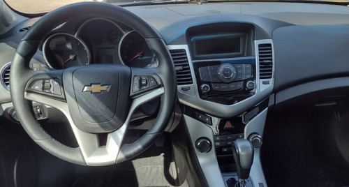 Imagem 3 de 9 de Cruze Sedan 1.8 16v 4p Lt Ecotec Flex Automático
