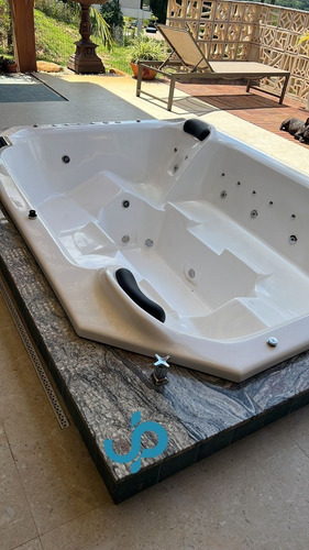 Spa Vancouver 2,90x2,20x1,00 Com Aquecedor Cromoled Ozônio