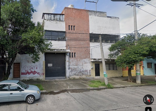 Bodega Ubicada En Colonia Hernández Ramos, Guadalajara Jalisco. Con 235m2. A Unos Minutos De Plaza De La Bandera.