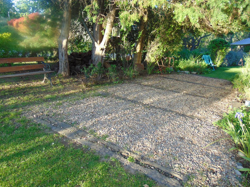Casa En Venta - 3 Dormitorios 2 Baños - 200mts2 - Azul
