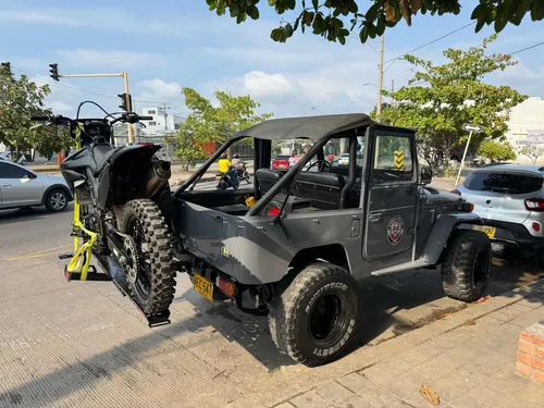 Toyota Macho Carpado Land Cruiser Fj40
