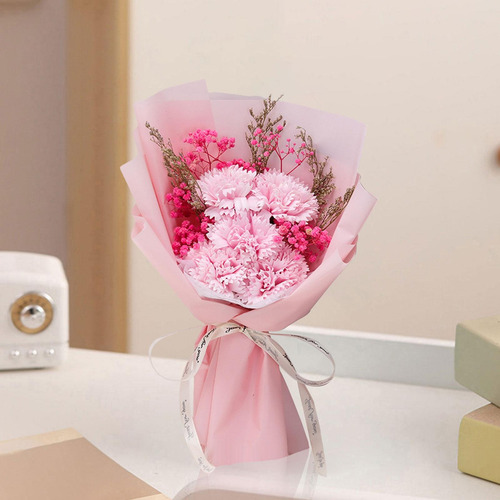 Ramo De Flores Fragantes Del Día De Valentín Clavel Rosa