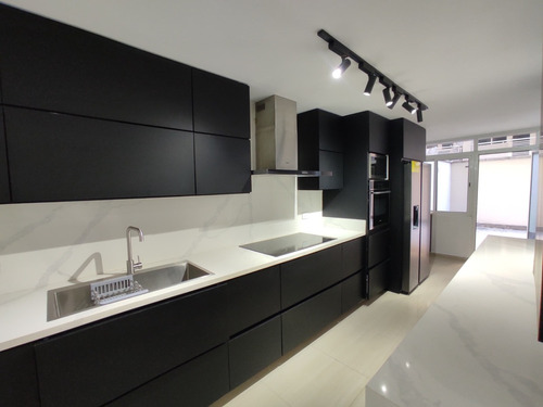 En Venta Apartamento Moderno Planta 100%  Residencias Titanium Suites Trigal Norte Valencia