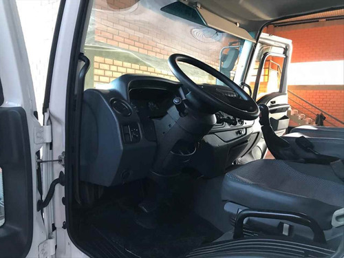 Imagem 8 de 10 de Caminhao Ford Cargo 1319