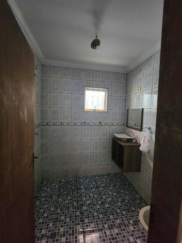Casa Térrea Com 02 Quartos E 02 Vagas De Garagem