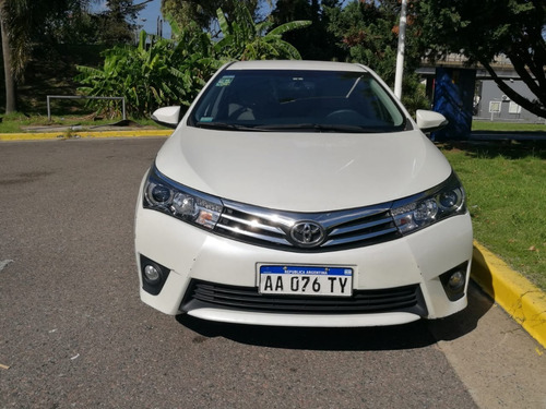 Toyota Corolla Xei 1.8 2016 Blanco Automático Cuero