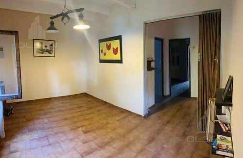 Imagen 3 de 30 de Imbatible! Alto Alberdi Patio Asador Garage X3 Escritura