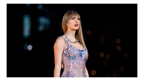 Póster Taylor Swift Mirando Escenario Concierto Eras Tour Hd