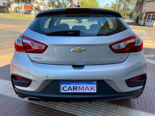 Imagen 6 de 25 de Chevrolet Cruze Ltz 2017 Debajo De Info