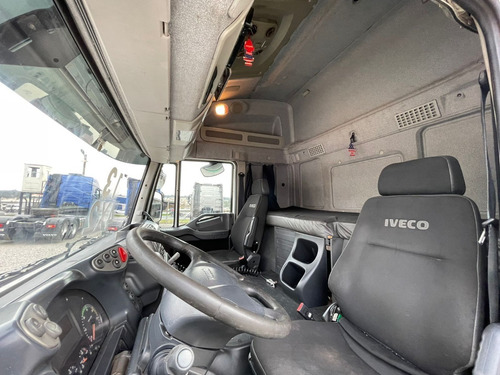 Imagem 11 de 17 de Iveco Stralis 400 Ano 2013 4x2 Iveco Toco Iveco 4x2