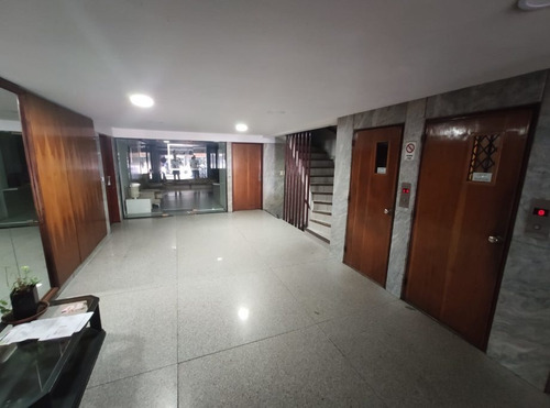 Imagen 3 de 5 de Cochera En Venta En Moron Centro
