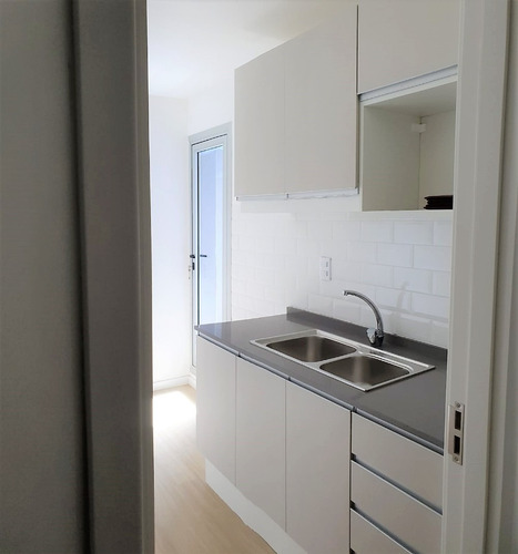 Imagen 4 de 10 de -apartamento Dos Dormitorios, Balcón, Terraza Lavadero, Centro Sur, Barrio Sur.