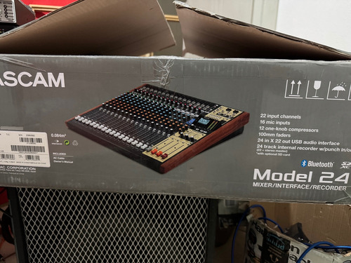 Mesa Digital Tascam Modelo 24 (Usado)