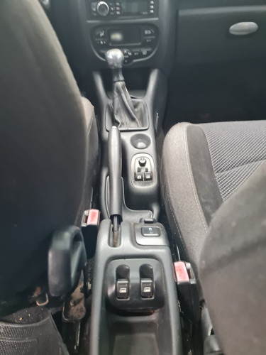 Peugeot 207 1.4 Sedan Hdi Xt