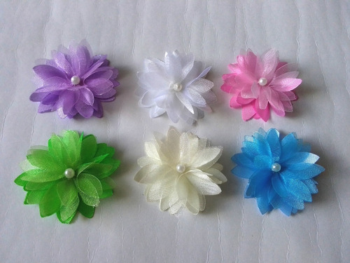 Imagen 2 de 3 de Flores De Tela Raso Y Organza Estilo Loto 5cm