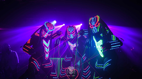 Imagen 1 de 5 de Show Robots De Led Depredadores Luminosos Láser Shows