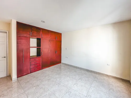 Casa En Venta Con Recámara En Planta Baja En Rincones De La Calera.