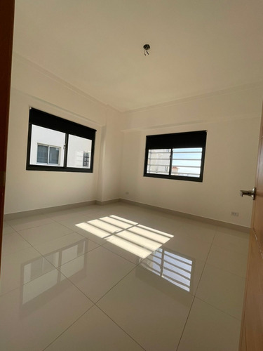 Imagen 3 de 8 de Apartamento De 1 Habitación En Piantini Centro De Santo Domingo