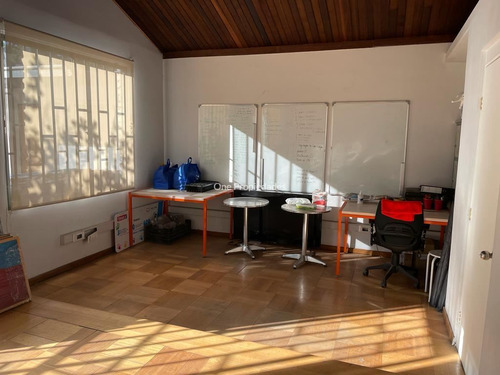 Casa En Venta De 4 Dorm. En Las Condes