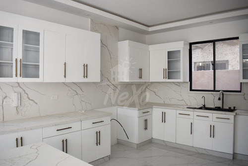 Venta Casa Moderna Con Piscina En Santiago (hfc-238)