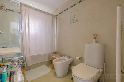4 Dormitorios, Playroom Y Area De Servicio. Orientación Nor-oeste.