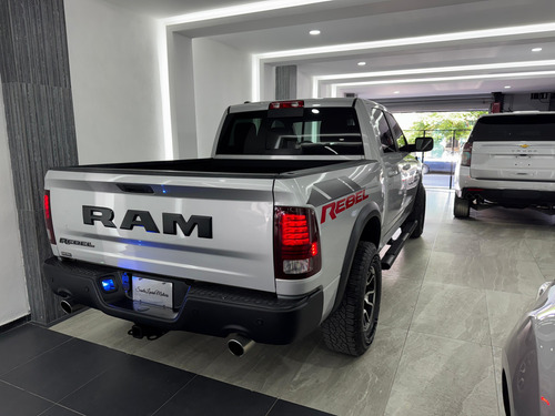 Dodge Ram 1500 5.7 Rebel 4x2