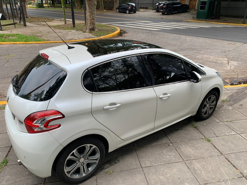 Peugeot 208 Feline Pack Cuir
