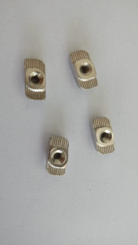 Imagem 1 de 3 de Kit 20 Porcas T Perfil 30x30 M4