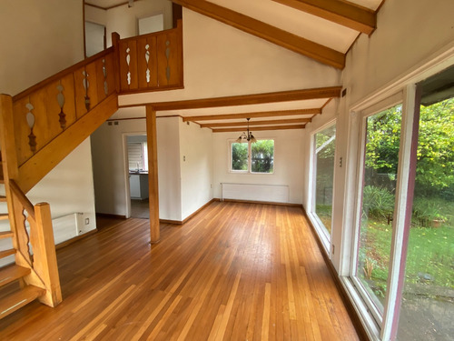 Casa De 78 M2 De2 Pisos, Sector Teja Sur, Isla Teja,valdivia