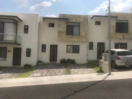 Imagen 1 de 14 de Casa De 3 Hab. Con Inquilino En Cumbres De Juriquilla