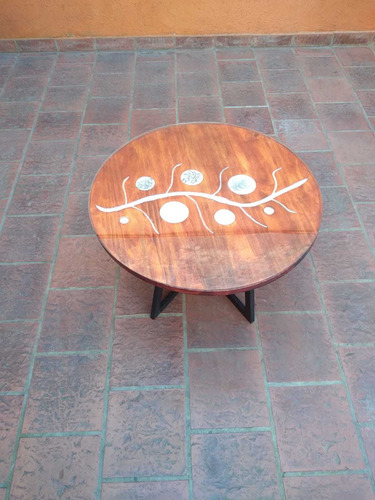 Mesa Ratona De Madera Con Resina Y Vidrio Patas De Hierro 