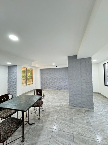 Apartamento En Venta 56 M2 - Urb. Las Palmas