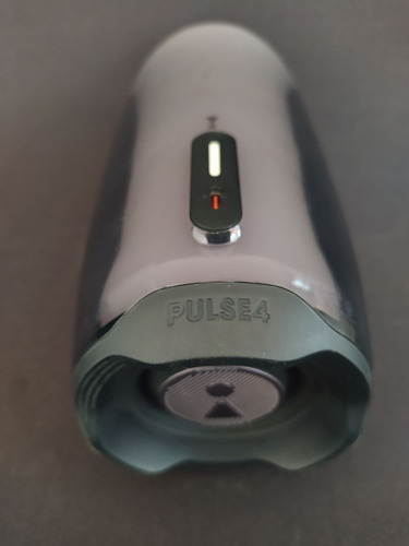 Pulse 4 Negra Negro (Reacondicionado)