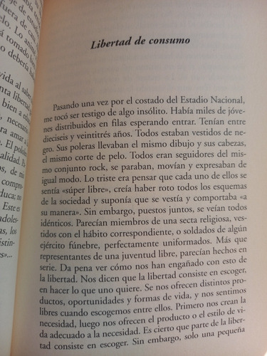 Libro De Columnas Reflexivas Del Cura Felipe Berrios S.j. (Usado)