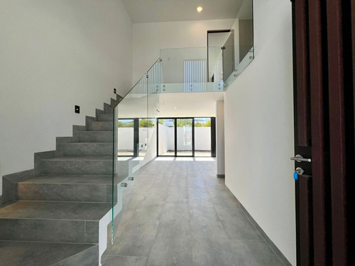 Casa En Zibatá 205m2 Construcción, Frente A Parque. Ig