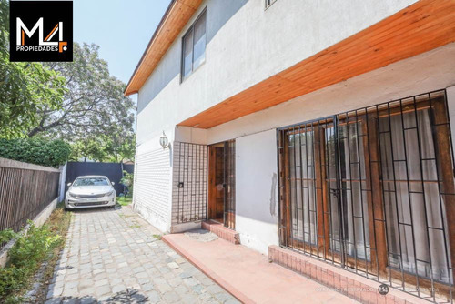 Linda Casa Con Excelente Conectividad En Las Condes