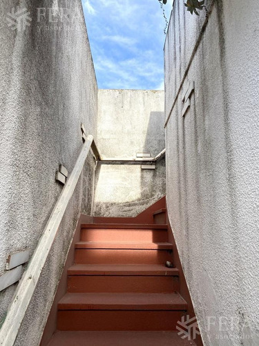 Imagen 3 de 10 de Venta De Ph De 3 Ambientes Con Terraza En Bernal Oeste