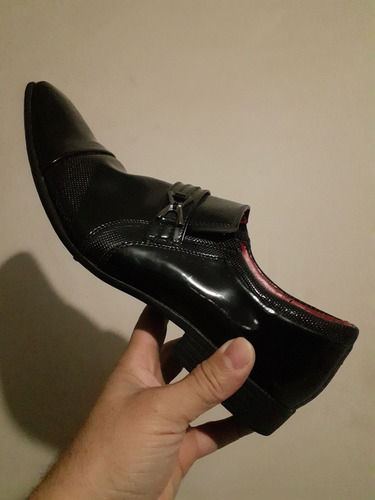 Imagem 3 de 5 de Sapato Social - Mariner. Semi Novo.