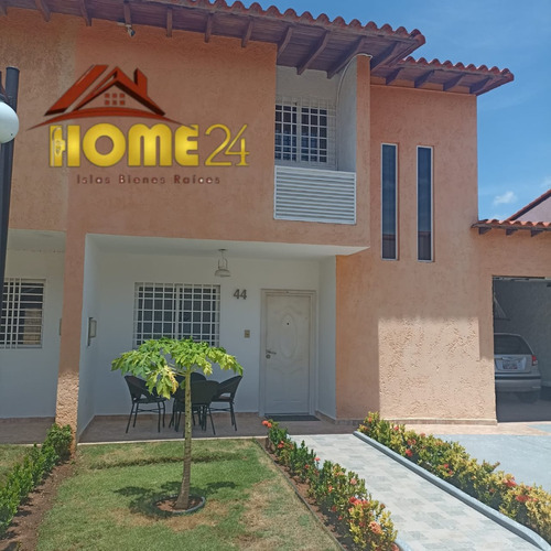 Home24 Islas Vende Town House En Excelente Condominio Privado, Equipado Y Moderno