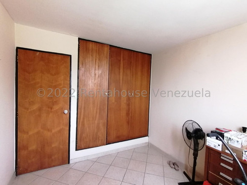 Imagen 17 de 30 de Apartamentos En Venta En La Pastoreña Zona Este Barquisimeto, Lara 22-25447 Romer Gonzalez Profesional Inmobiliario Renta House