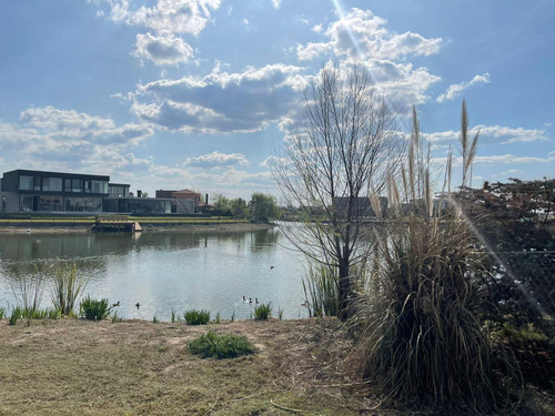 Lote En Venta A Laguna Barrio Islas