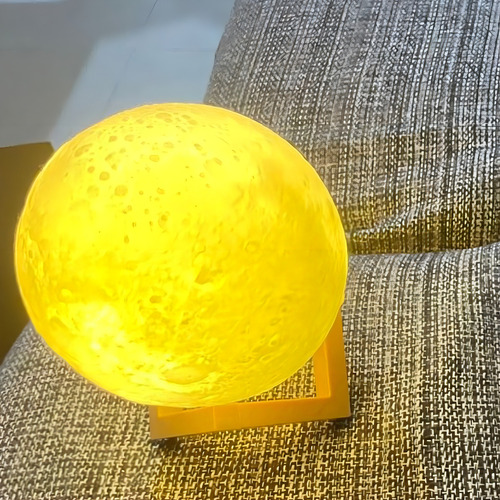 Lámpara realista de luna llena en 3D con soporte, luz amarillenta, color de cúpula: amarillo, color de estructura: ocre